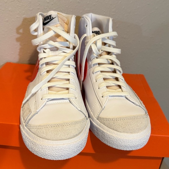 NIKE BLAZER MID '77
CASUAL SHOES Size 10 - Picture 3 of 9